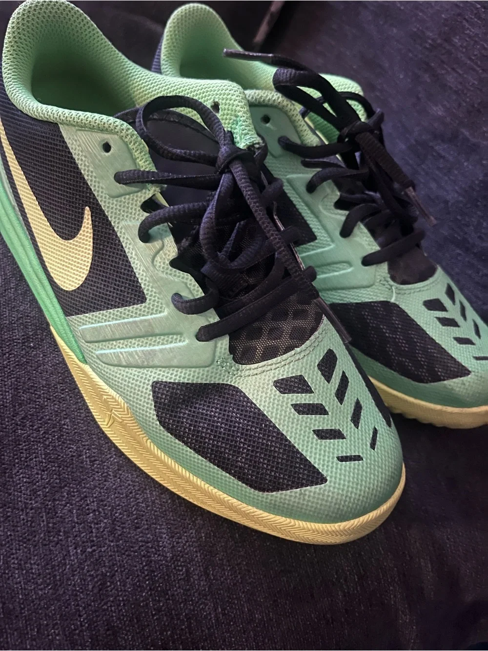 Nike Kobe youth Green and Black Lightweight Sneakers